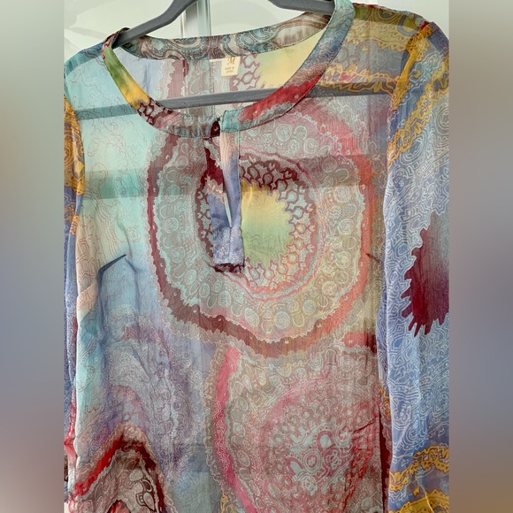 Beautiful semi transparent India style print blouse - Picture 8 of 8